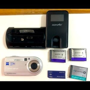 SONY CYBERSHOT CAMERA